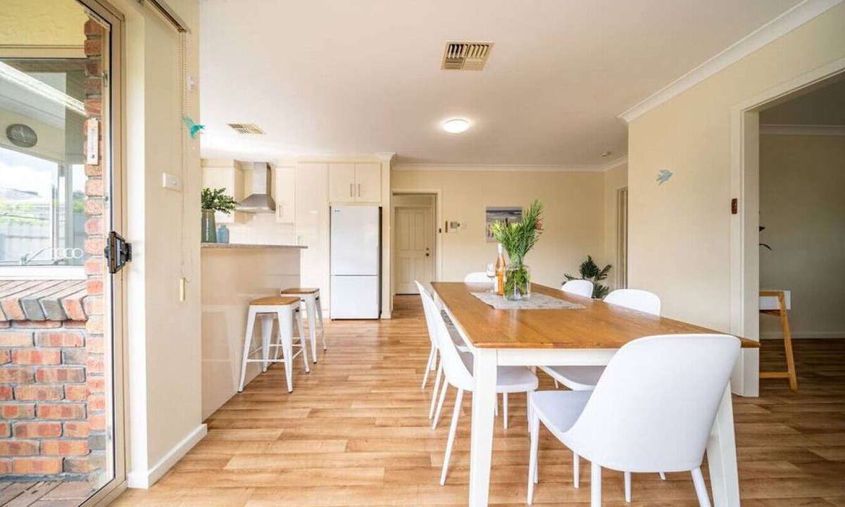 Camden Park Apartment | Captivating in Camden—A Well-located Family Haven