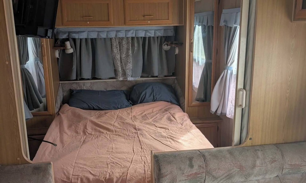 Erith House | Caravan For Two 10m South Of Balaklava