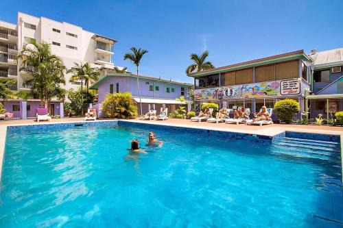 Cairns Hostel | Caravella Backpackers