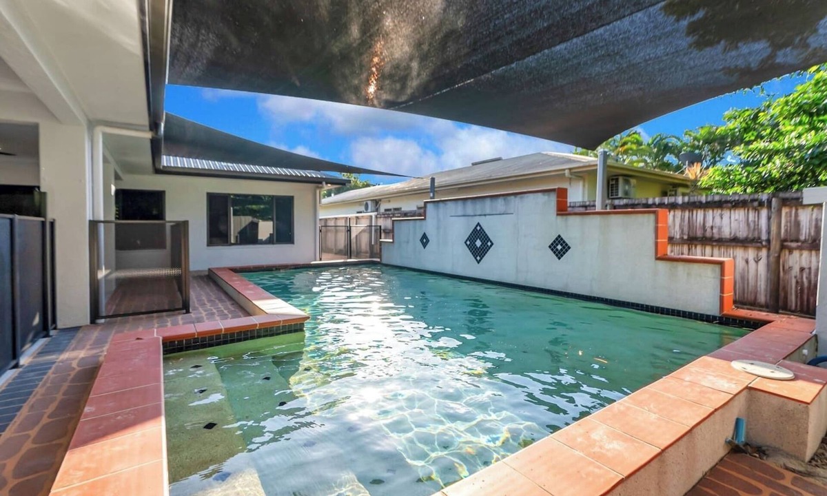 Craiglie House | Casa Corella Poolside for Families