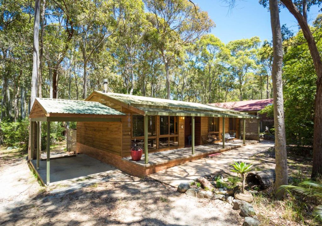 Mystery Bay House | Caseys Pet Friendly Beach Cottage