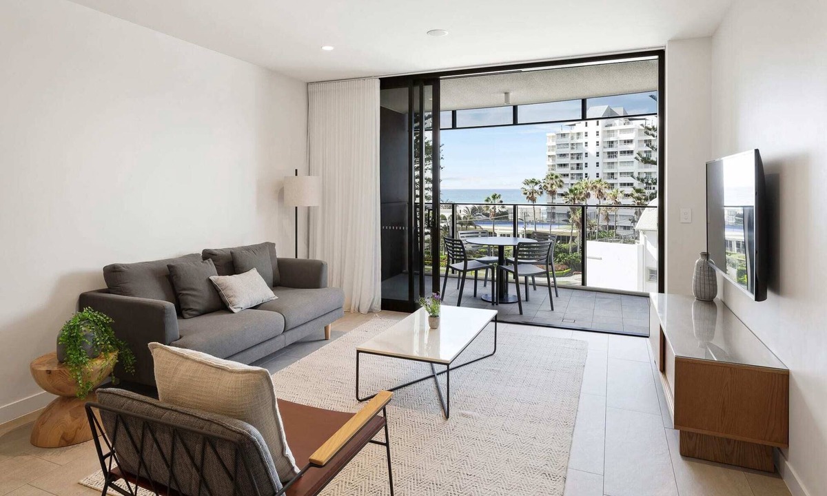 Broadbeach Apartment | 『CASSA VUE』- Homey Coastal Living | Prime 2-BR