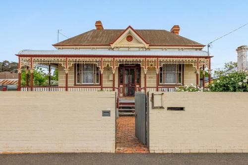 Bendigo House | Cathedral View