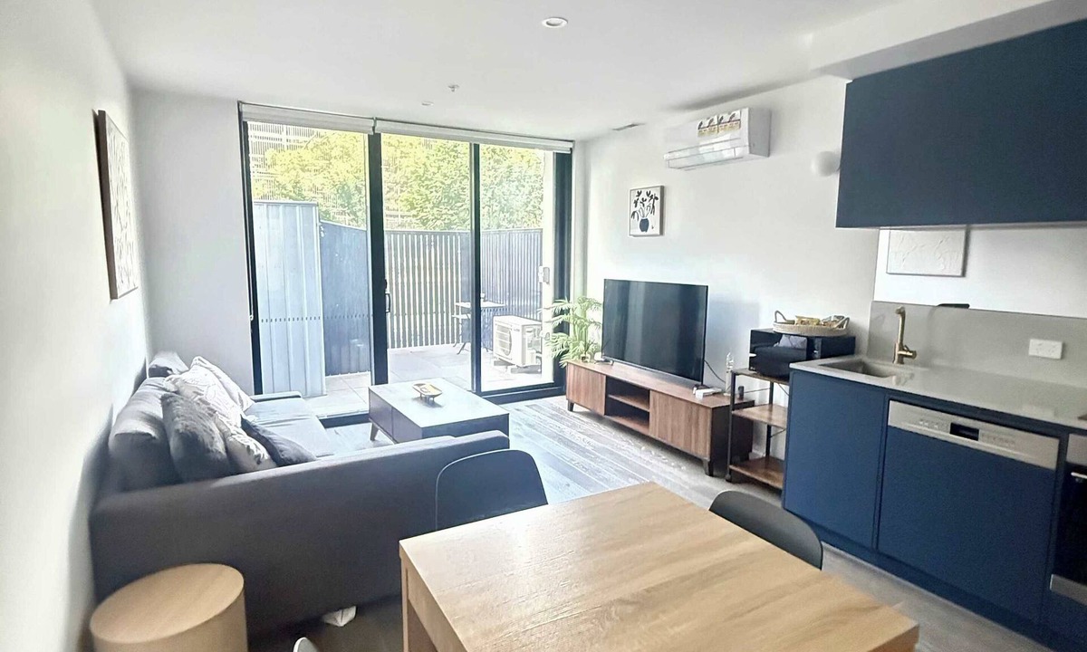 Reid Apartment | CBD | Pool | Sleeps 4 | Parking | Pets