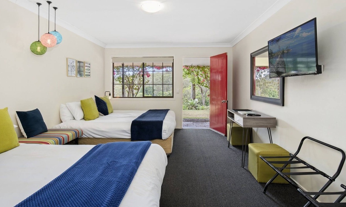 North Tamborine Hotel | Cedar Creek Lodges