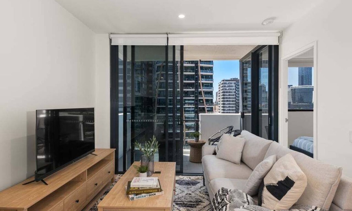 South Brisbane Apartment | Central 2BR Gem | Modern Comfort City & River View