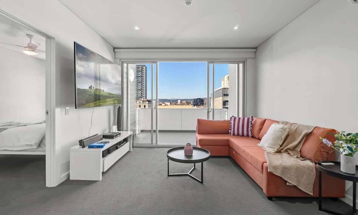 Adelaide Central Business District Apartment | Central Adelaide 2BR | Queen + 2 Singles | WiFi