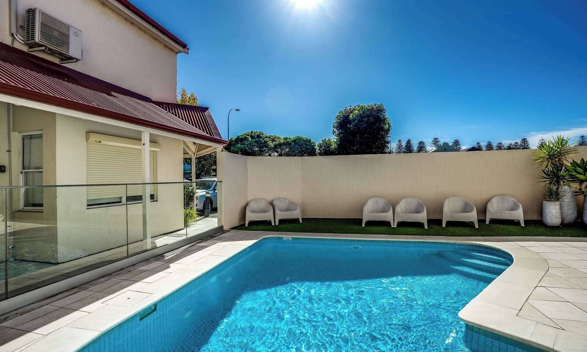 Victor Harbor House | Charming 2-Bedroom Holiday Retreat with Pool