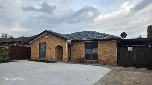 Blackett House | Charming 3-Bedroom House Rental in Sydney