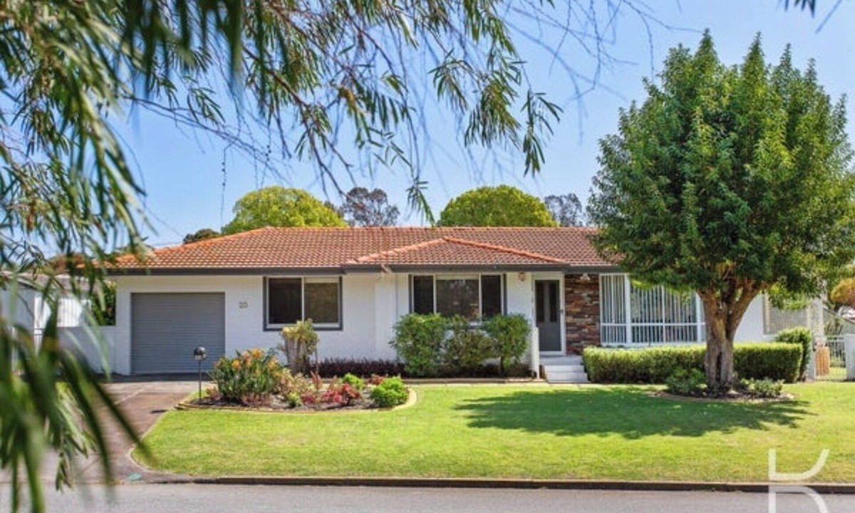 Brentwood House | Charming 3×1 Offering Easy Living Near Shops & Amenities in convenient location