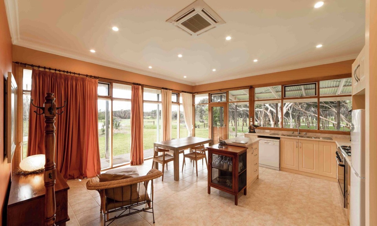 Macgillivray Cottage | Charming and Private Cottage with Fireplace for a Cozy Island Getaway.