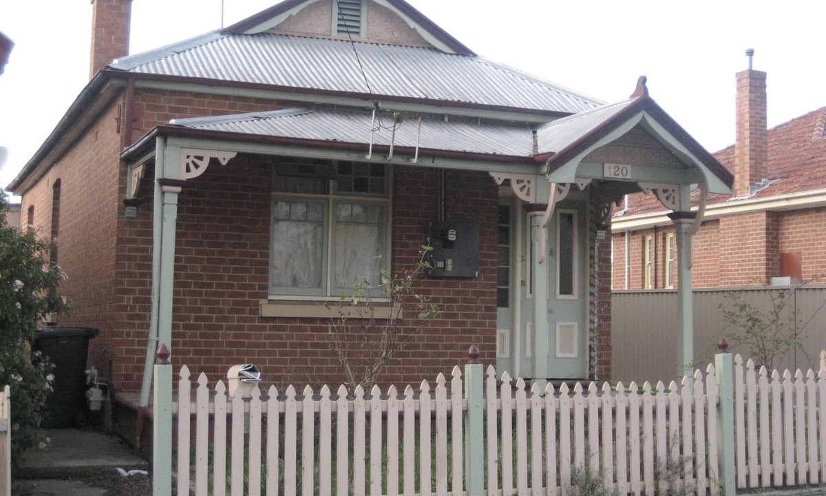 Bathurst House | Charming Cottage in keeping with Bathurst rich federation heritage