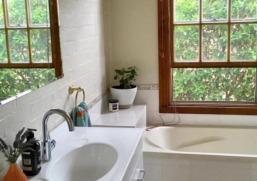 Armidale House | Charming Heritage Cottage