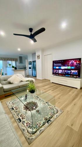 Osborne Park Apartment | Charming Osborne Park Home