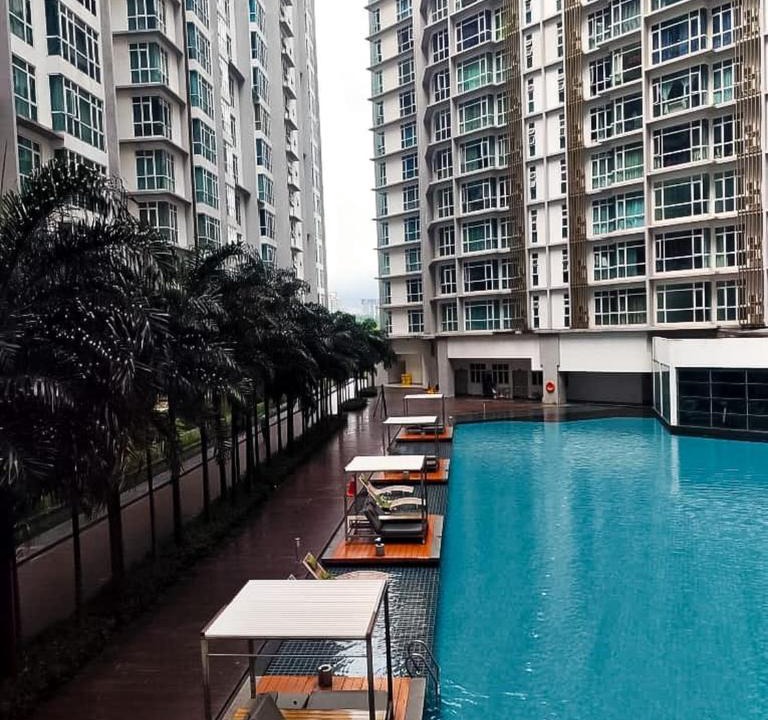 Bandar Tun Razak Bed & Breakfast | CharmsStays Central Residence Sg Besi