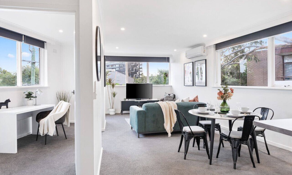 St Kilda Apartment | Charnwood 2BR: Homely Haven