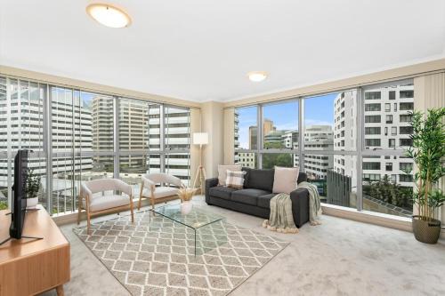 Chatswood Apartment | Chatswood Convenience - Steps to Train & Metro - HELP5