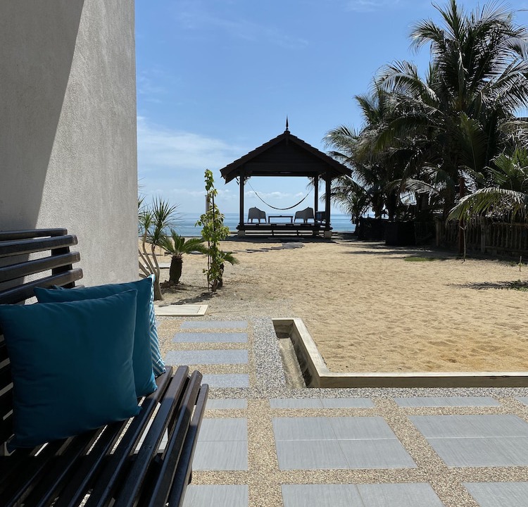 Marang Hotel | Che Beach House