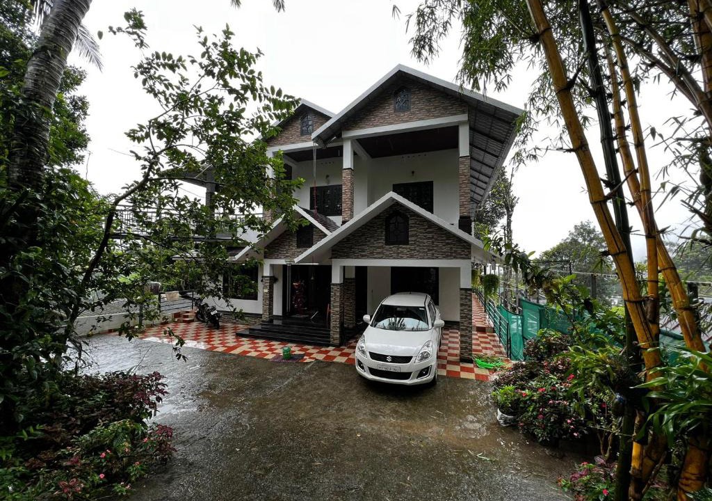 Anachal House | Cherry Blossom Munnar- 2 Bedroom Homestay