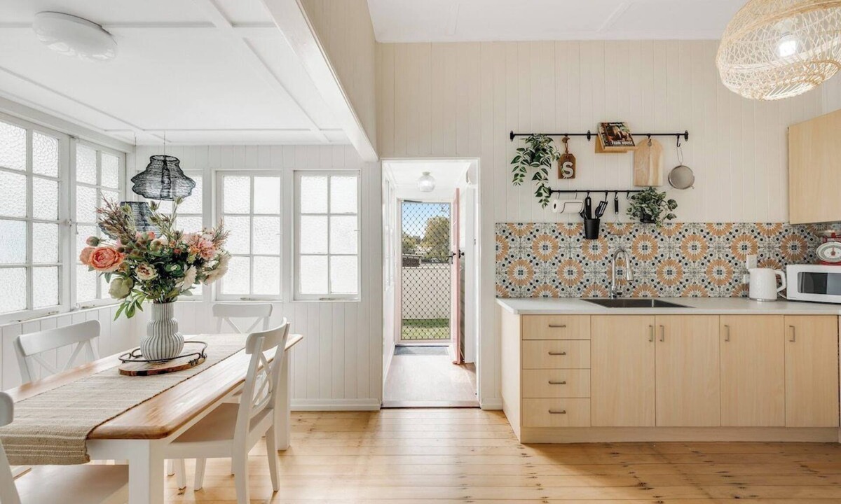 Toowoomba House | Cherry Tree Cottage! CBD Magic!