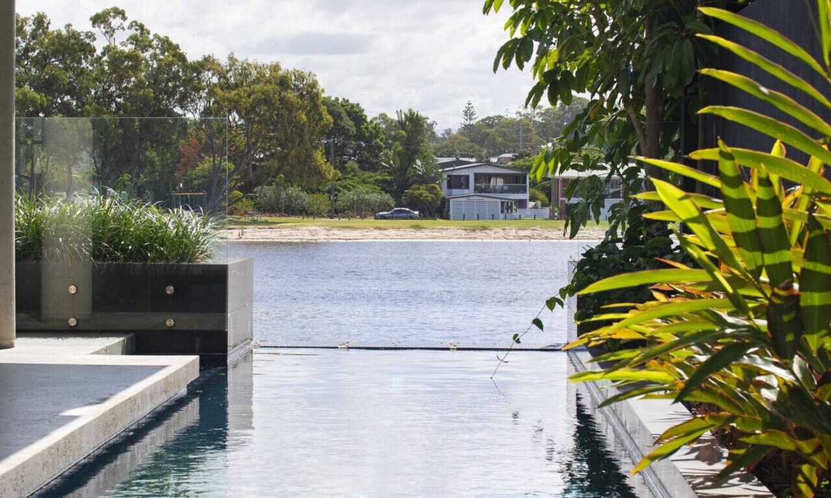 Surfers Paradise House | Chevron Island Luxe Escape
