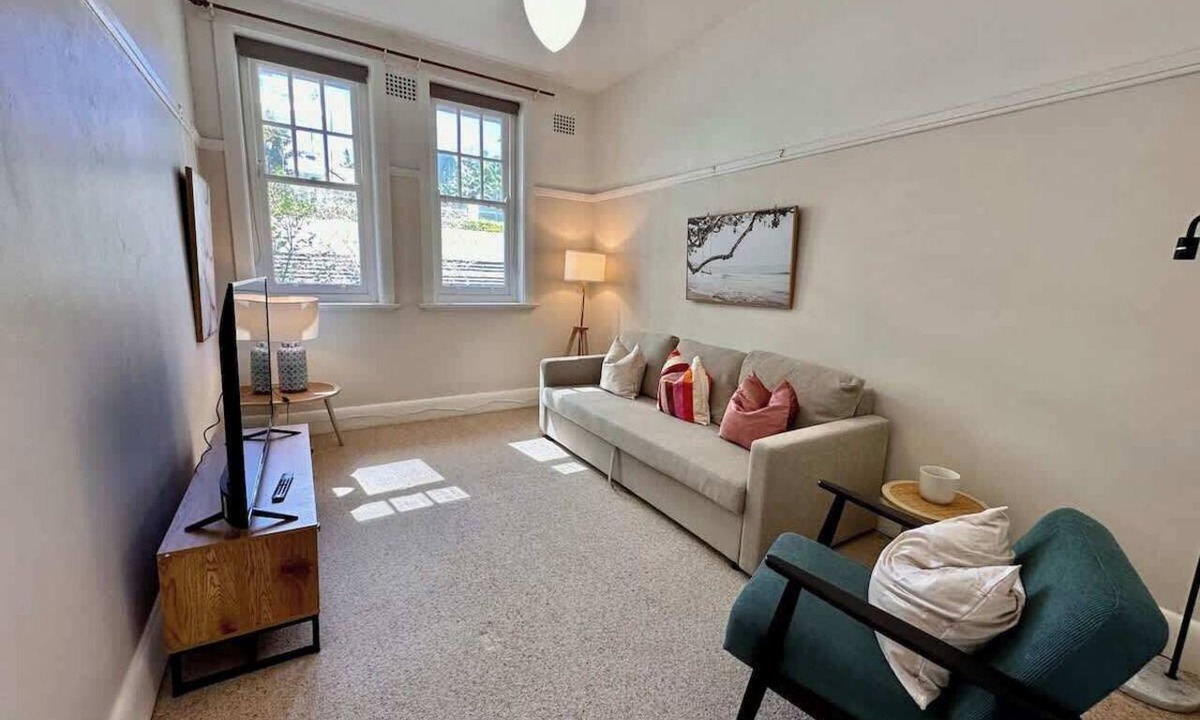 Kings Cross Apartment | Chic 1-Bed unit at Potts Point