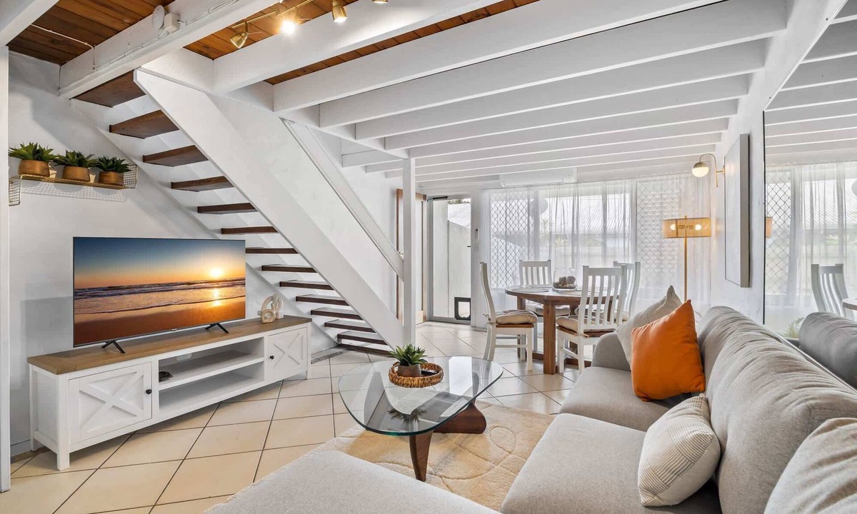 Mooloolaba House | Chic 2-Bed Cabin-Style Home by Mooloolaba Beach