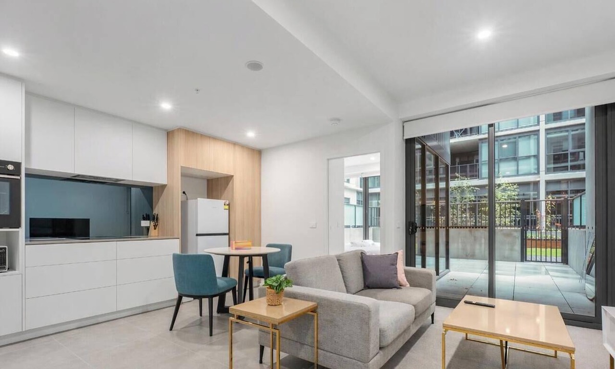 Lyneham Apartment | Chic Modern 1-Bedroom Apartment | Gym | Parking