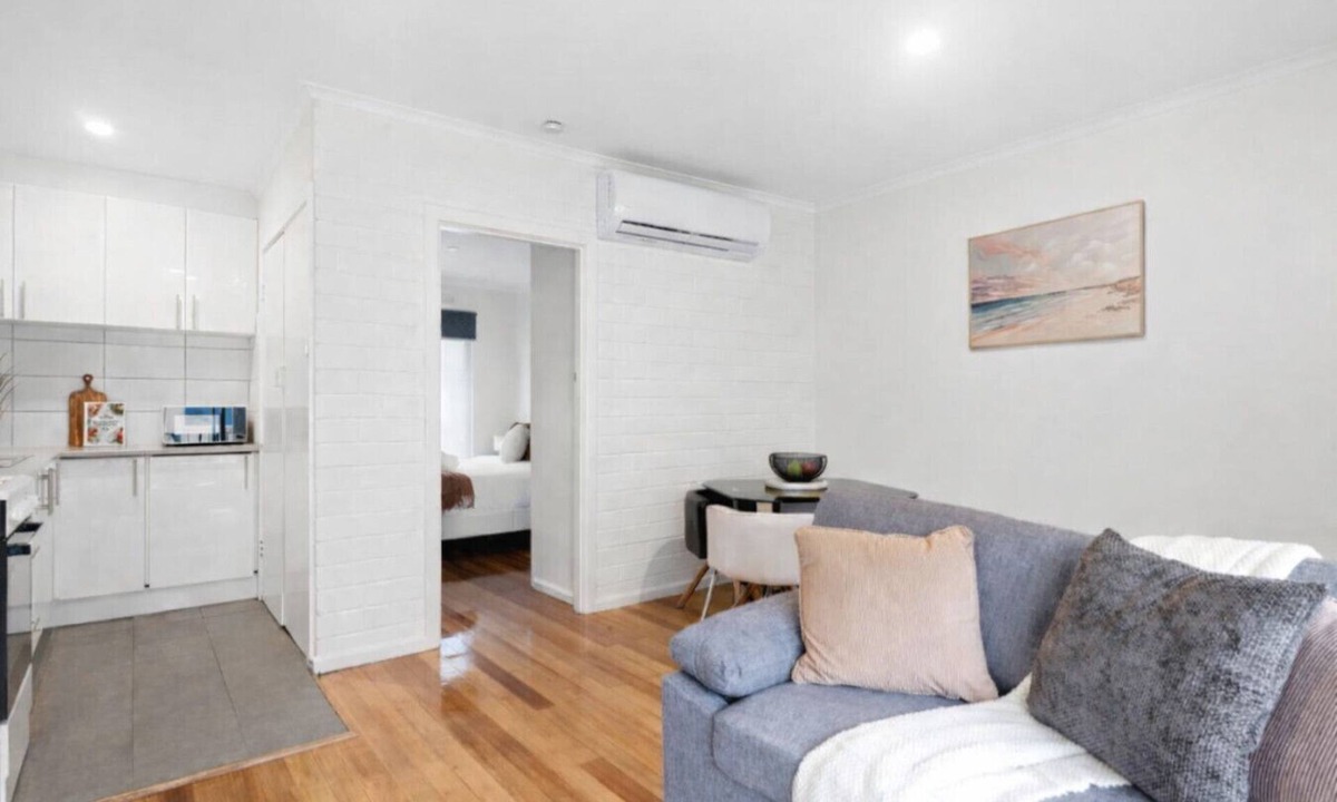 Murrumbeena Apartment | Chic Murrumbeena Retreat