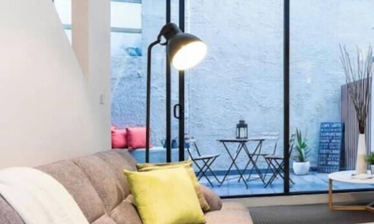 St Kilda Apartment | Chloe - Awesome St Kilda beach Pad *Wifi Parking