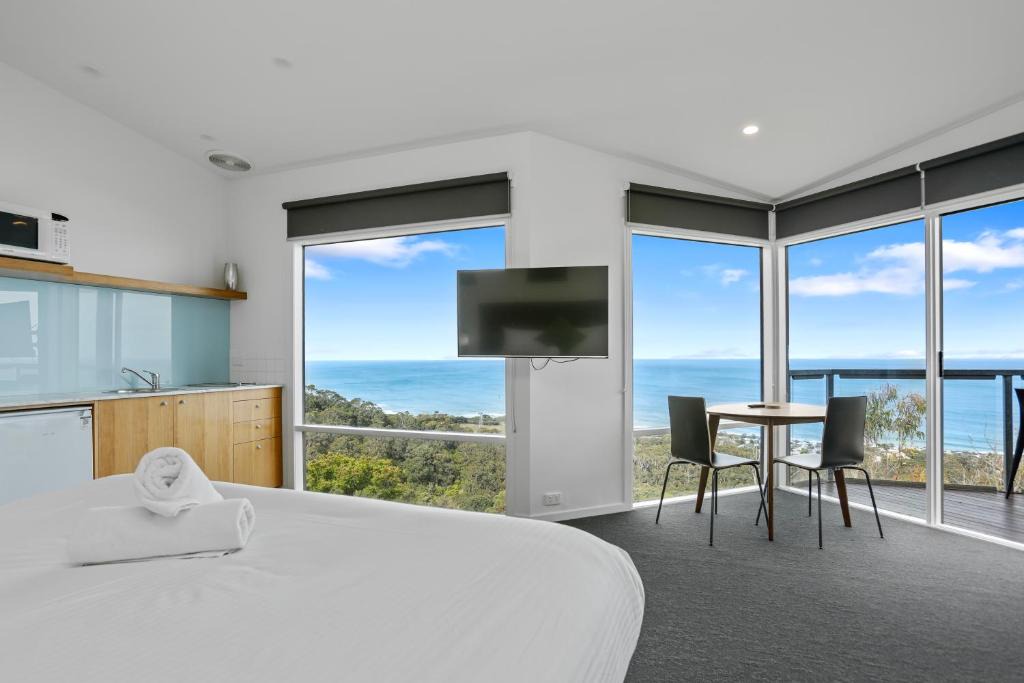 Skenes Creek Apartment | Chris's Beacon Point Restaurant & Villas