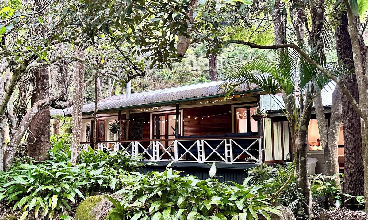 Lamington Cottage | Christmas Creek Rainforest Retreat, ultimate nature filled group getaway.