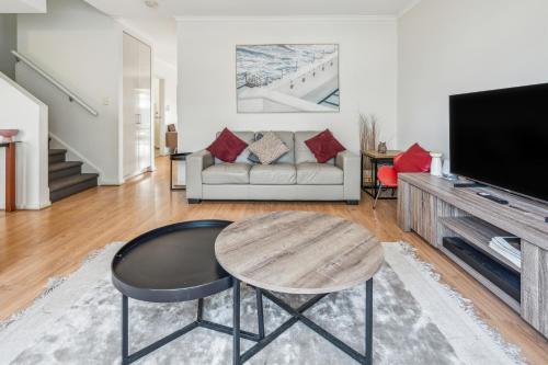 Kilburn House | Churchill Condo