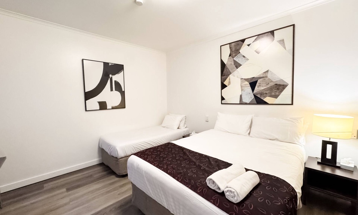 Adelaide Central Business District Apartment | city unit at gouger st