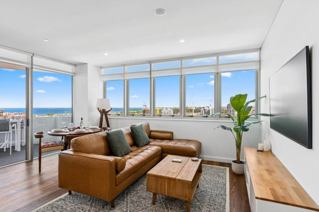 Wollongong CBD Apartment | Cityview Escape - Poolside Living near CBD & Beach