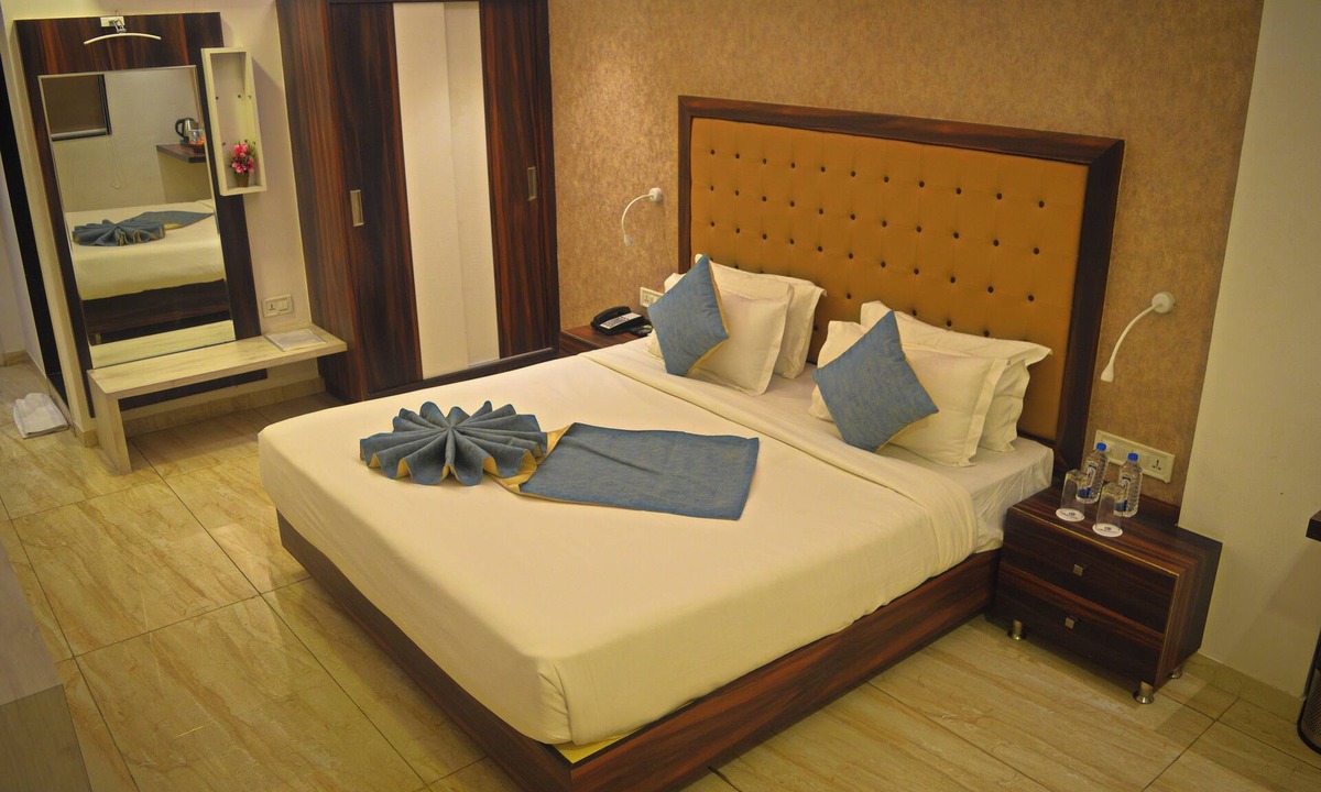 Jamnagar Hotel | Click Hotel By Suba