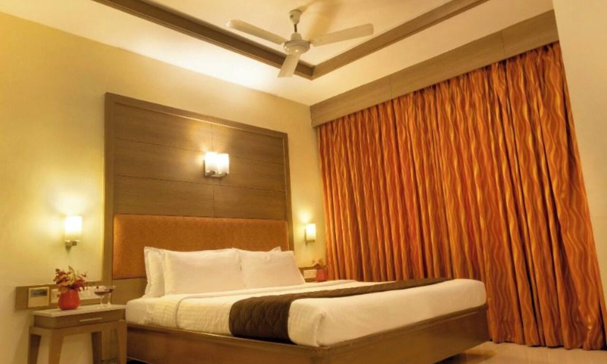 Velankanni Hotel | Clinton Park Inn