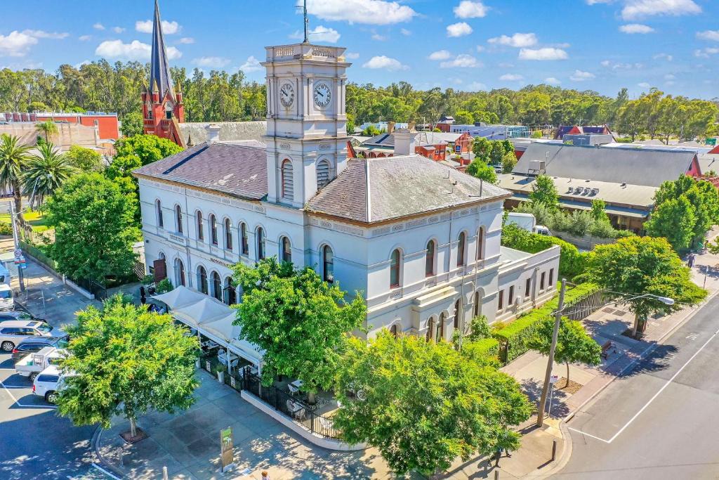 Echuca Hotel | Clocktower Suites