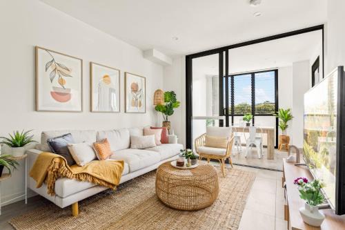 Dee Why Apartment | Coastal 2-Bed Apartment near Beach