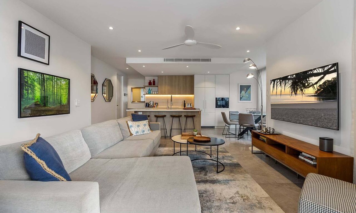 Coolum Beach Apartment | Coastal Bliss: 3-Bedroom Retreat with Pool