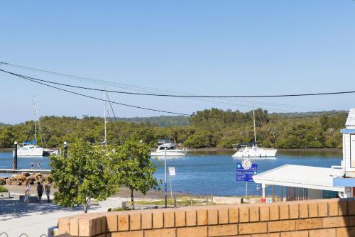 Lemon Tree Passage Apartment | Coastal Bliss
