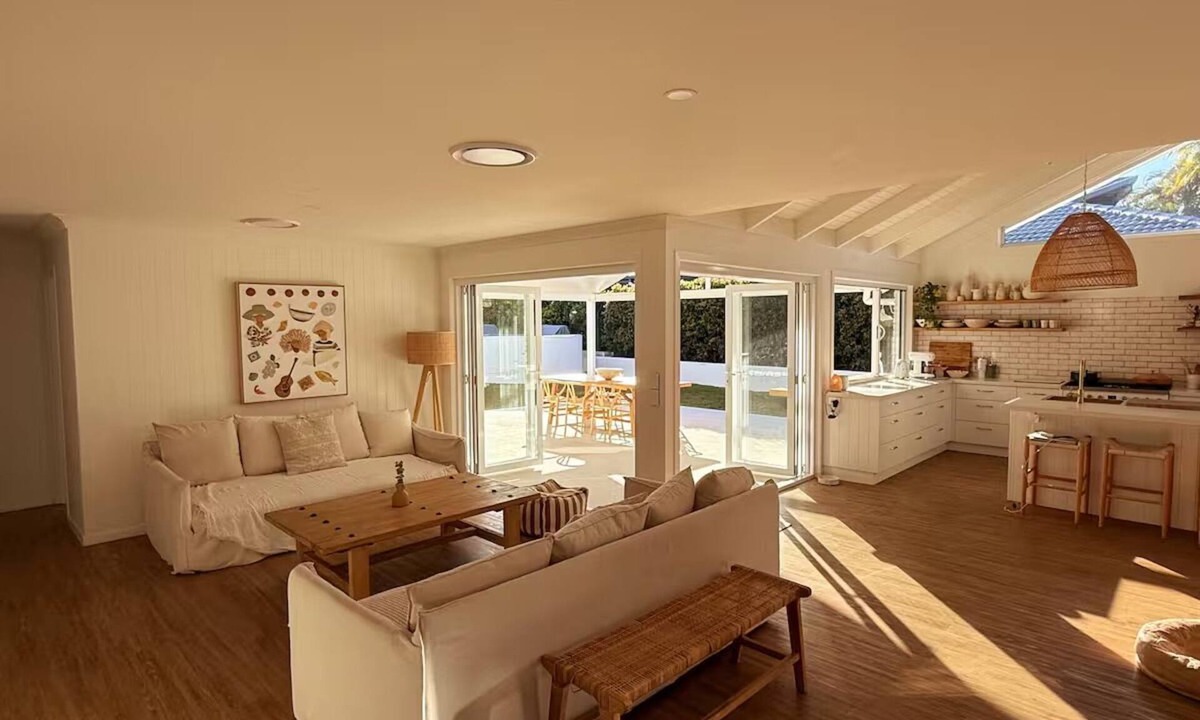 Mooloolaba House | Coastal Escape | Pool & Walk to Beach | Perfect for Summer Holidays