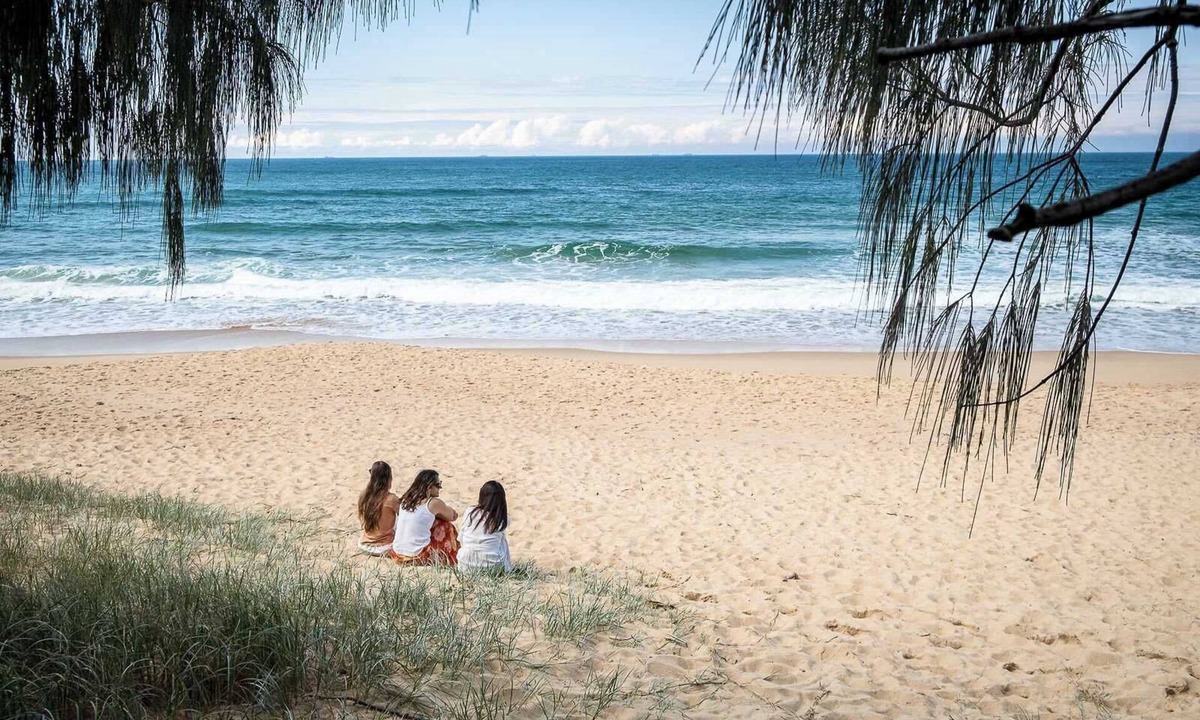 Dicky Beach House | Coastal Getaway Across From Dicky Beach