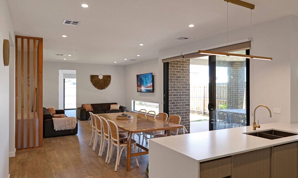 Indented Head House | Coastal Lux Retreat; Sleeping 10, Indented Heads, brand new, aircon, heating, spacious