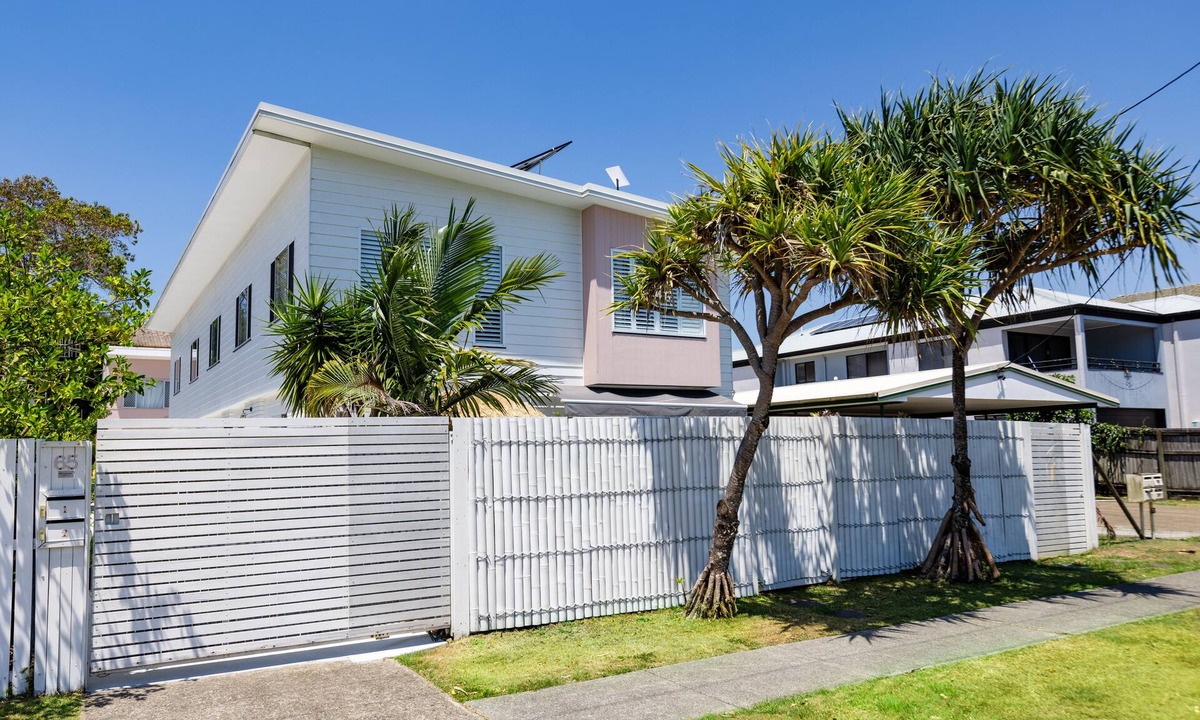 Palm Beach Villa | Coastal Palms Villa 1 - 4 Bed Plunge Pool
