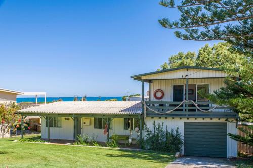 Guilderton House | Coastal Pine