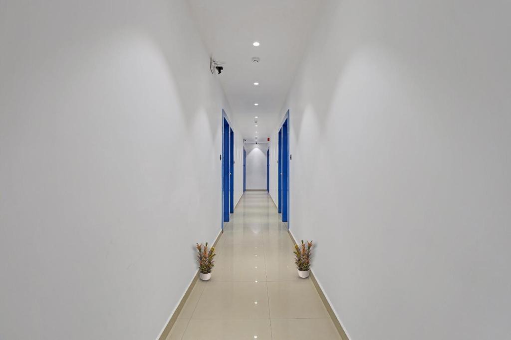 Surat Hotel | Collection O Leo Palace