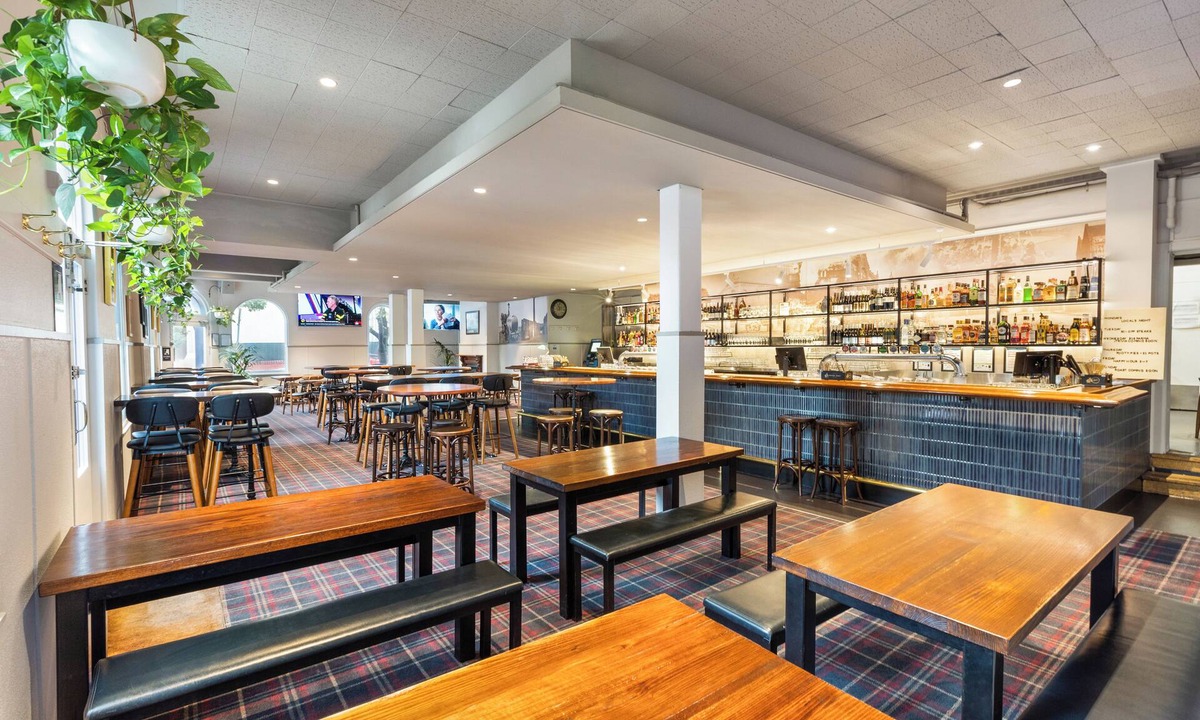 Prahran Hostel | College Lawn Hotel - Hostel