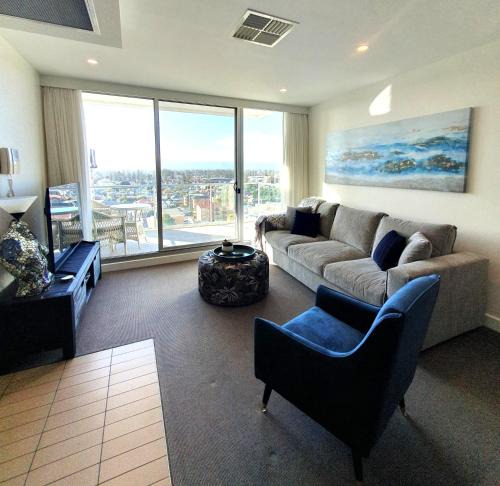 Glenelg Apartment | Colley 11-11 Sub-Penthouse Luxurious Glenelg