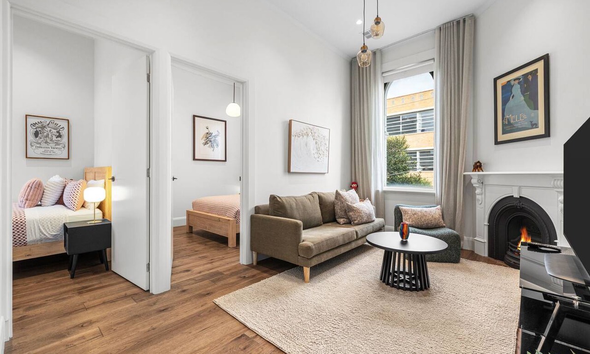 Collingwood House | COLLINGWOOD HAVEN-3beds, 4 bath +GARAGE -6 guests-Walk to CBD, stylish open plan